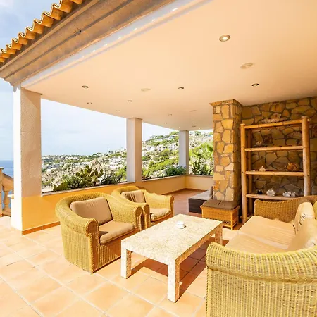 Cala Llamp Villa *