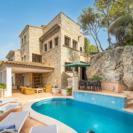 Villa Cala Llamp *